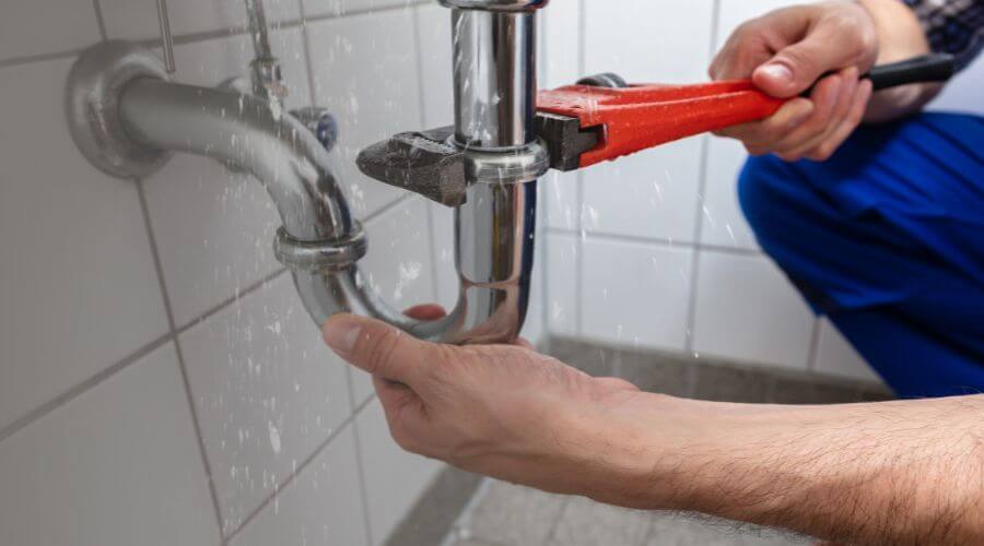 Expert burst pipe repair services in Waldron, MI